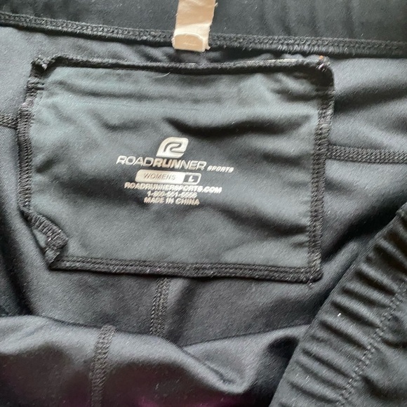 Pink and black road runner size large ladies Capri length - Picture 7 of 7